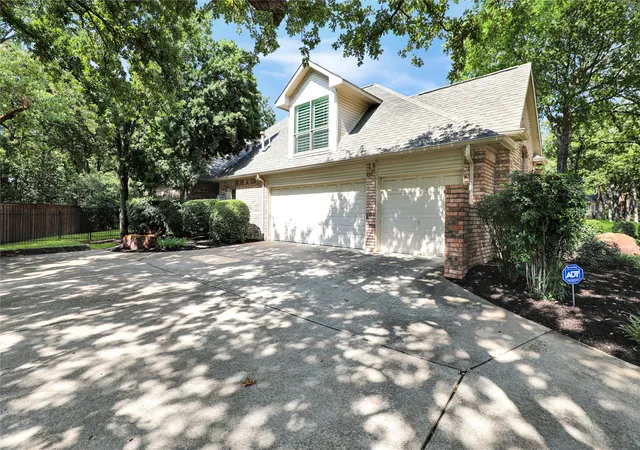 Photo 4 of Sale Pending at 802 Brazos Dr, Southlake, TX 76092 | MLS# 21368547 | Listing updated on 2026-08-30