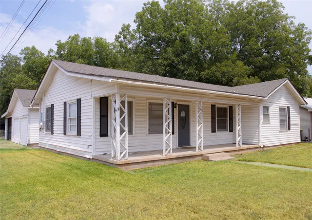 Photo 1 of Single family home for sale at 101 Easy St, Valley Mills, TX 76689 | MLS# 21367515 | Listing updated on 2026-08-30