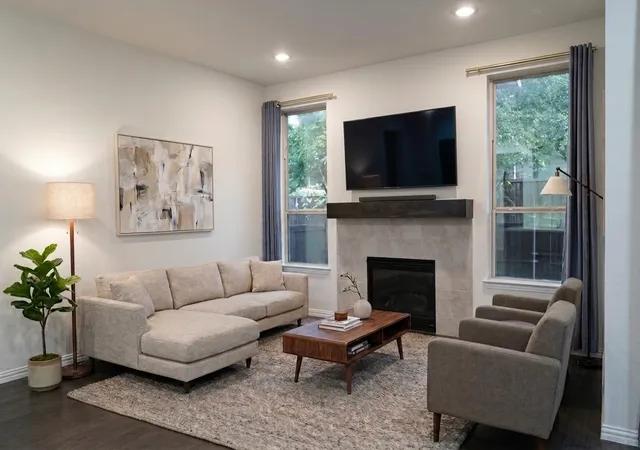 Townhouse for sale at 17728 Coralberry Dr, Dallas, TX 75252 | MLS# 21371690