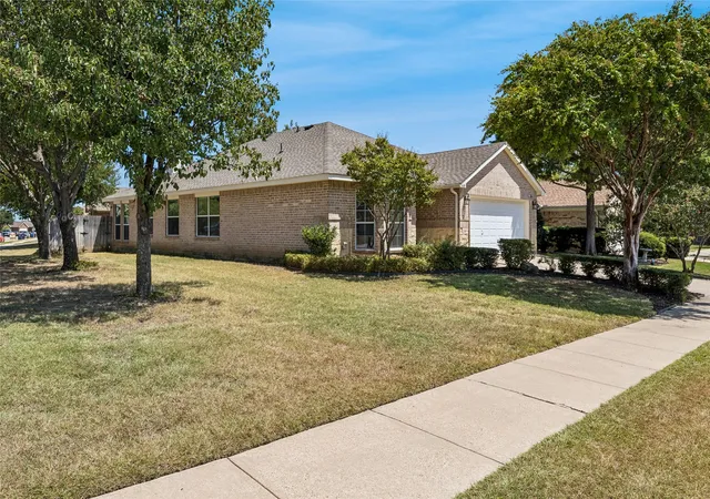 Photo 2 of Single family home for sale at 4600 Wheatland Dr, Fort Worth, TX 76179 | MLS# 21366247 | Listing updated on 2026-08-28