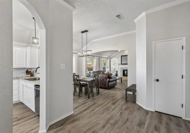 Photo 4 of Single family home for sale at 4600 Wheatland Dr, Fort Worth, TX 76179 | MLS# 21366247 | Listing updated on 2026-08-28