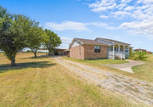 Photo 1 of Single family home for sale at 7140 County Rd 146, Kaufman, TX 75142 | MLS# 21371712 | Listing updated on 2026-08-28