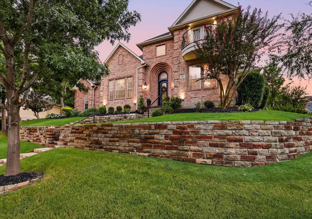 Photo 3 of Single family home for sale at 680 Chaparral Ct, Highland Village, TX 75077 | MLS# 21359060 | Listing updated on 2026-08-28