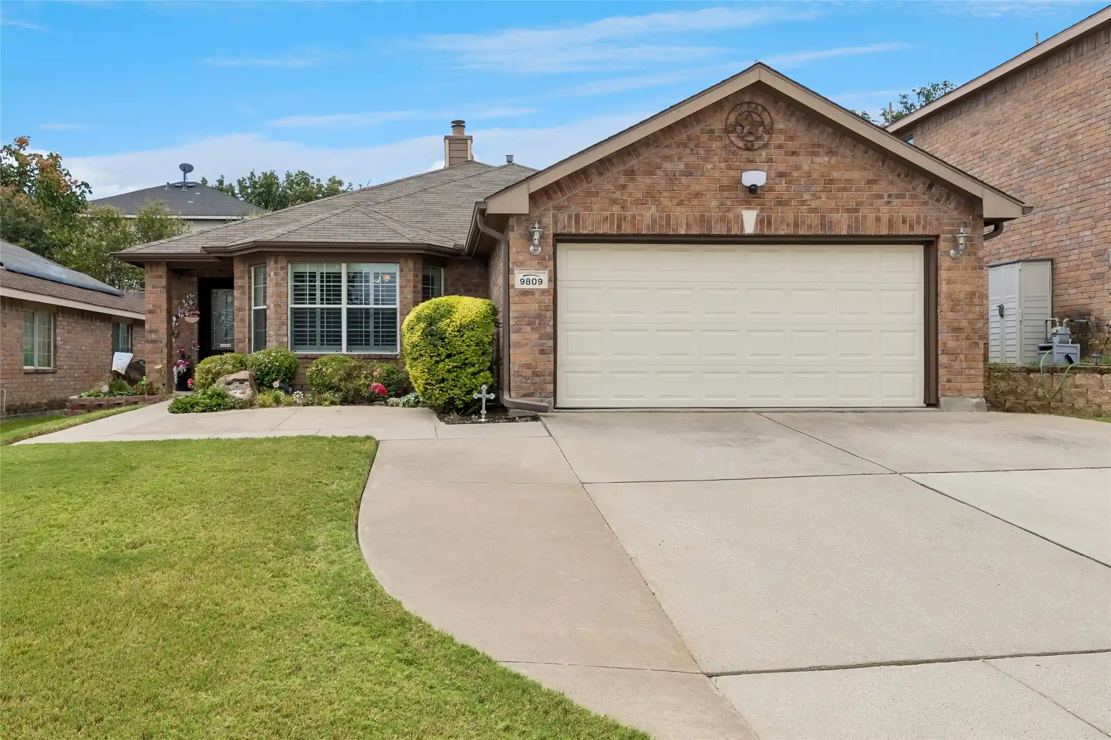Photo 1 of Single family home for sale at 9809 Jericho Ln, Fort Worth, TX 76108 | MLS# 21364987 | Listing updated on 2026-10-10