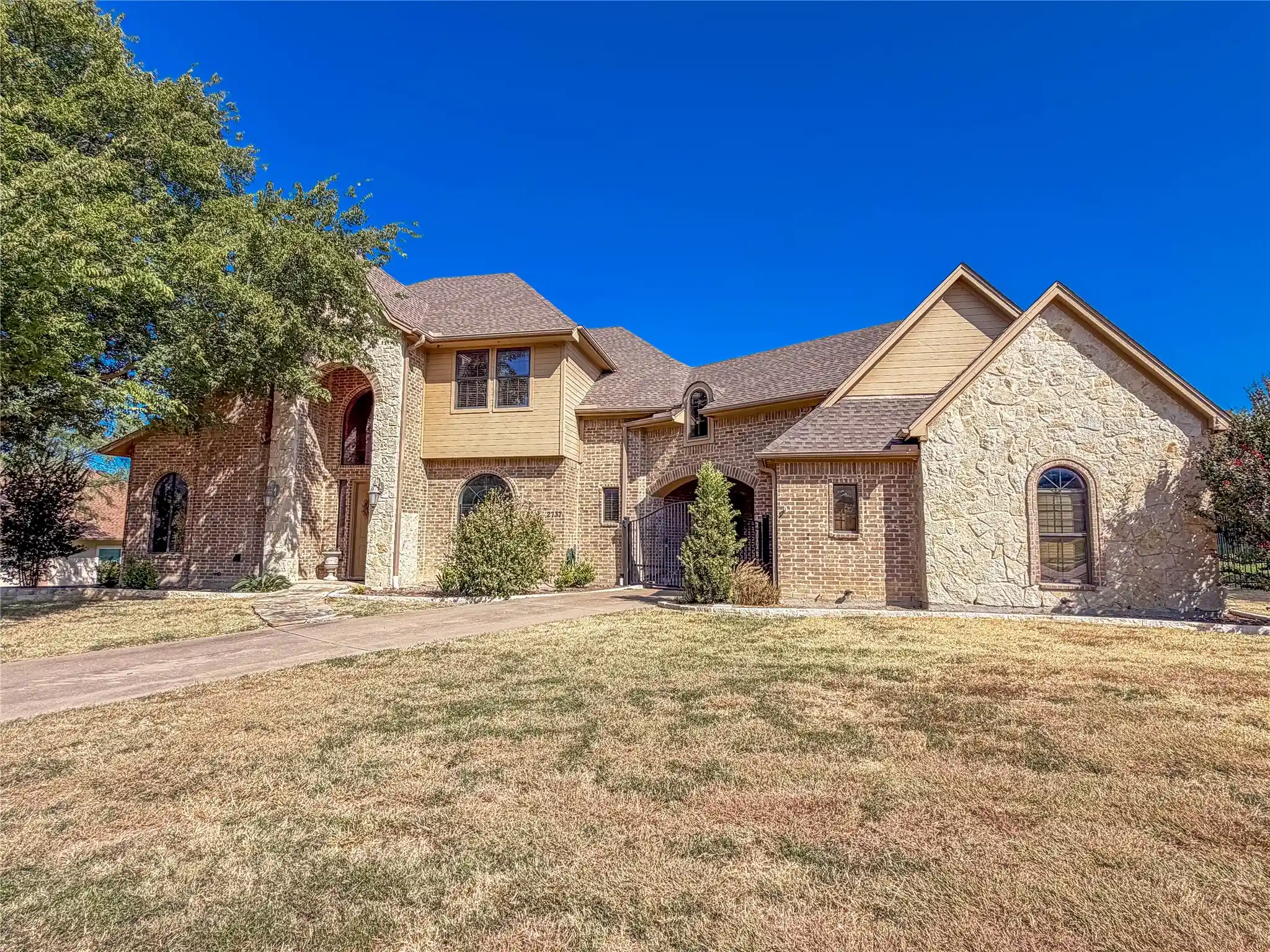 Photo 1 of Single family home for sale at 2737 Wood Lake Dr, Cedar Hill, TX 75104 | MLS# 21368964 | Listing updated on 2026-10-17