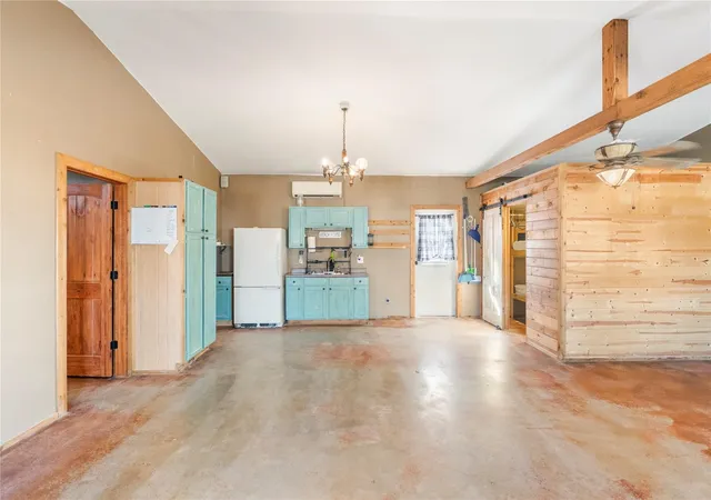 Photo 2 of Single family home for sale at 309 Cedar Point Cir, Gordonville, TX 76245 | MLS# 21371771 | Listing updated on 2026-08-28