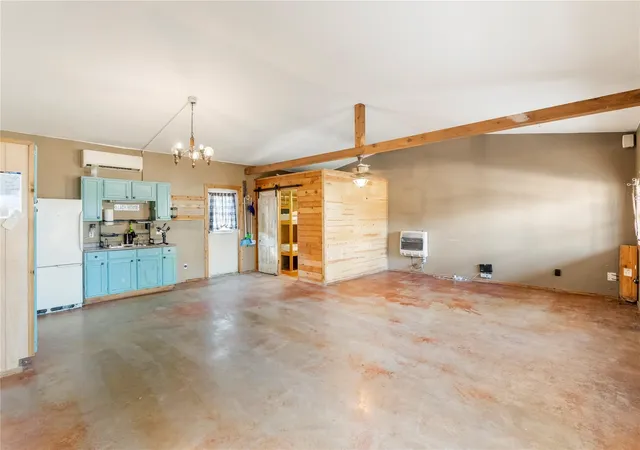 Photo 3 of Single family home for sale at 309 Cedar Point Cir, Gordonville, TX 76245 | MLS# 21371771 | Listing updated on 2026-08-28