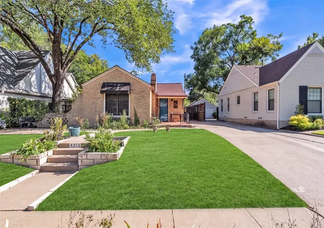 Photo 1 of Single family home for sale at 4313 El Campo Ave, Fort Worth, TX 76107 | MLS# 21366356 | Listing updated on 2026-09-28