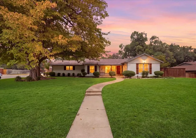 Photo 1 of Single family home for sale at 6724 Cumberland Rd, Fort Worth, TX 76116 | MLS# 21371164 | Listing updated on 2026-10-07