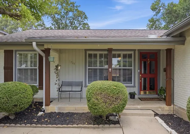 Photo 3 of Single family home for sale at 6724 Cumberland Rd, Fort Worth, TX 76116 | MLS# 21371164 | Listing updated on 2026-10-07