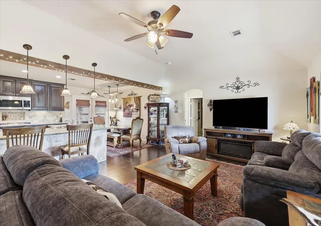 Photo 4 of Single family home for sale at 13043 Gold Hill Rd, Argyle, TX 76226 | MLS# 21368945 | Listing updated on 2026-09-15