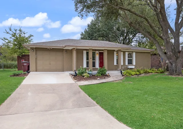 Photo 3 of Single family home for sale at 713 Oak Grove Ln, Royse City, TX 75189 | MLS# 21361580 | Listing updated on 2026-10-06
