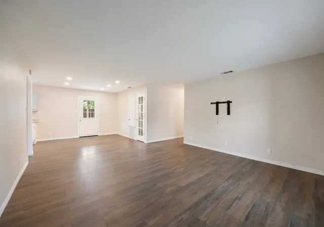 Photo 4 of Single family home for sale at 713 Oak Grove Ln, Royse City, TX 75189 | MLS# 21361580 | Listing updated on 2026-10-06