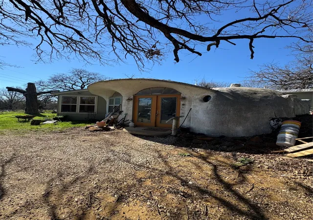 Photo 3 of House for sale at 2269 Fm 678, Gainesville, TX 76240 | MLS# 21371787 | Listing updated on 2026-08-29