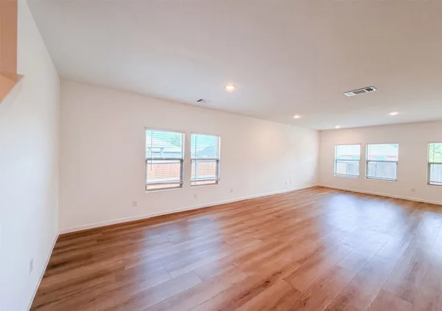 Photo 3 of Single family home for sale at 2506 Tahoe Dr, Seagoville, TX 75159 | MLS# 21371018 | Listing updated on 2026-10-09