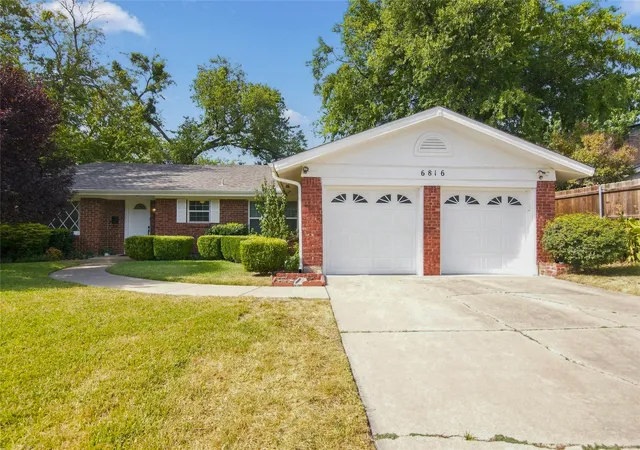 Photo 1 of Single family home for sale at 6816 Chickering Rd, Fort Worth, TX 76116 | MLS# 21346329 | Listing updated on 2026-09-28