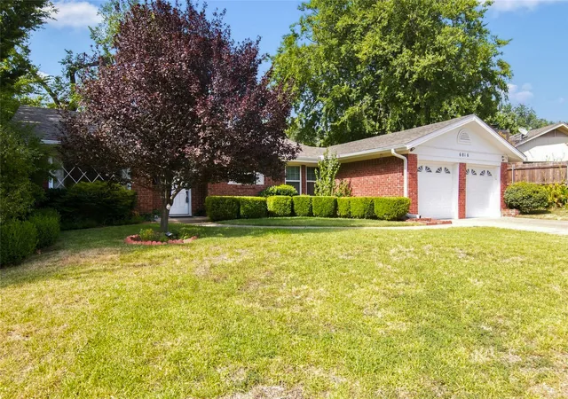 Photo 2 of Single family home for sale at 6816 Chickering Rd, Fort Worth, TX 76116 | MLS# 21346329 | Listing updated on 2026-09-28