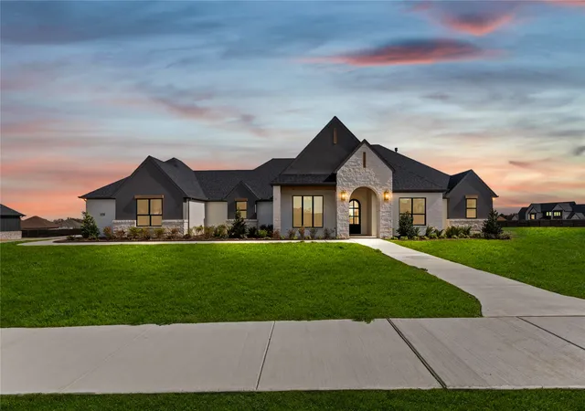 Photo 3 of Single family home for sale at 4720 Magnolia Trl, Midlothian, TX 76065 | MLS# 21370418 | Listing updated on 2026-10-05