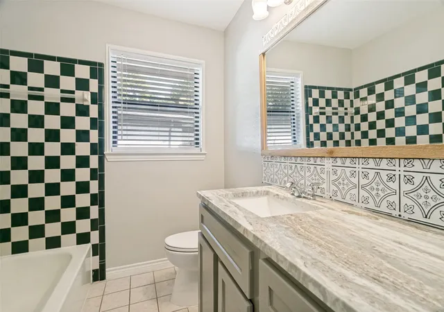 Photo 3 of Single family home for sale at 2952 Lavita Ln, Farmers Branch, TX 75234 | MLS# 21369651 | Listing updated on 2026-08-30