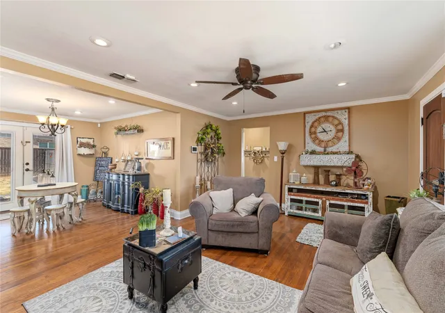 Photo 3 of Single family home for sale at 901 W Wrights Ave, Comanche, TX 76442 | MLS# 21371780 | Listing updated on 2026-08-28