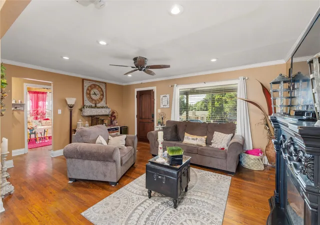 Photo 3 of Single family home for sale at 901 W Wrights Ave, Comanche, TX 76442 | MLS# 21371780 | Listing updated on 2026-08-28