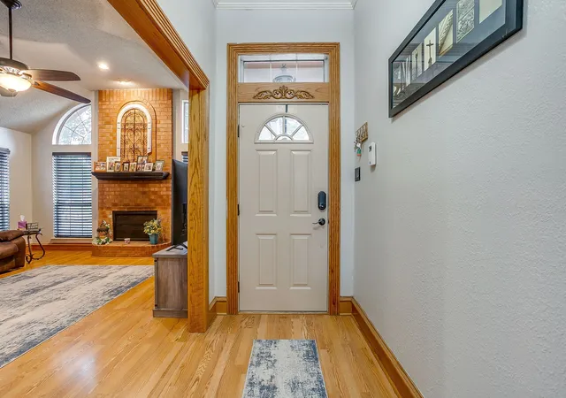 Photo 4 of Single family home for sale at 316 Shane Ln, Burleson, TX 76028 | MLS# 21371838 | Listing updated on 2026-08-29