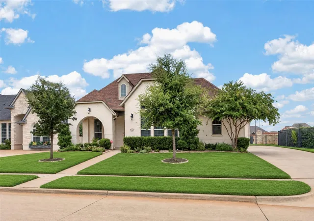 Photo 1 of Single family home for sale at 1320 Amsterdam Ct, Granbury, TX 76048 | MLS# 21371419 | Listing updated on 2026-10-05