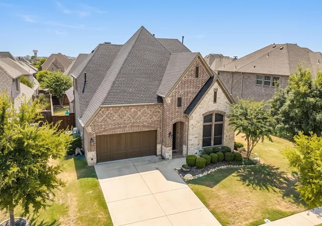 Photo 2 of Single family home for sale at 1024 Highpoint Wy, Roanoke, TX 76262 | MLS# 21366722 | Listing updated on 2026-10-07