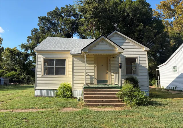 Photo 1 of Single family home for sale at 212 E Elmwood St, Shreveport, LA 71104 | MLS# 21371332 | Listing updated on 2026-08-28