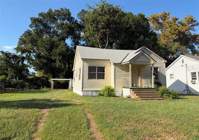 Photo 2 of Single family home for sale at 212 E Elmwood St, Shreveport, LA 71104 | MLS# 21371332 | Listing updated on 2026-08-28