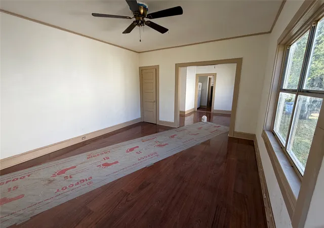 Photo 3 of Single family home for sale at 212 E Elmwood St, Shreveport, LA 71104 | MLS# 21371332 | Listing updated on 2026-08-28