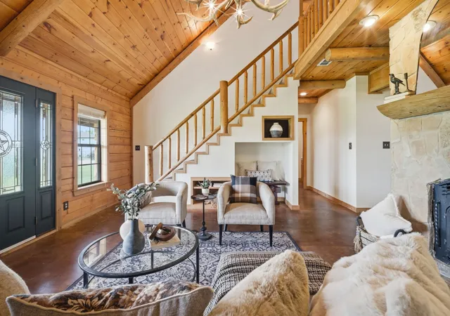 Photo 4 of Single family home for sale at 465 Emberson Ranch Rd, Pilot Point, TX 76258 | MLS# 21370072 | Listing updated on 2026-08-28