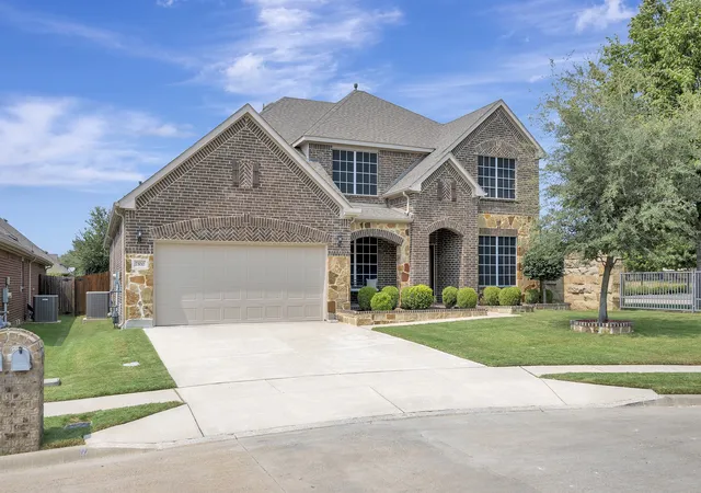 Photo 3 of Sale Pending at 7300 Lowline Dr, Fort Worth, TX 76131 | MLS# 21353361 | Listing updated on 2026-08-28
