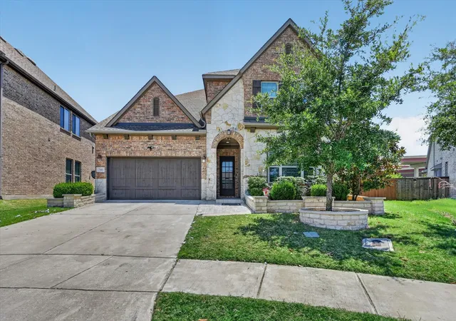 Photo 1 of Single family home for sale at 7840 Renderbrook Bnd, Irving, TX 75063 | MLS# 21371887 | Listing updated on 2026-08-29