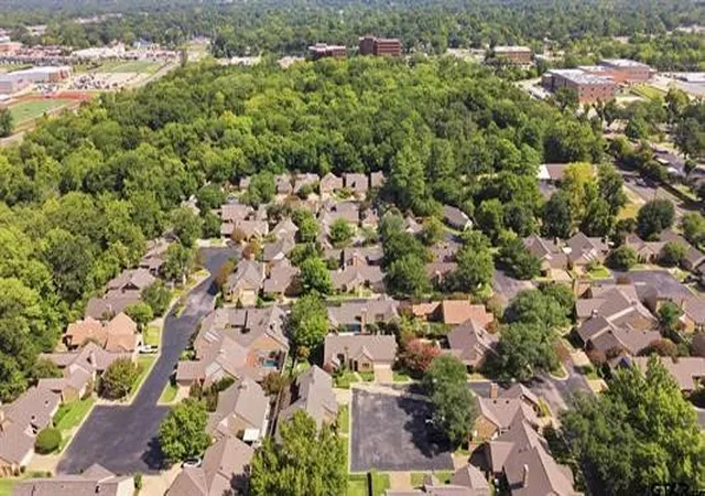 Photo 2 of Sale Pending at 804 Festoon Ct, Tyler, TX 75703 | MLS# 21371518 | Listing updated on 2026-10-02