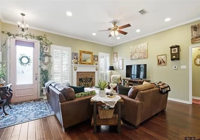 Photo 4 of Sale Pending at 804 Festoon Ct, Tyler, TX 75703 | MLS# 21371518 | Listing updated on 2026-10-02