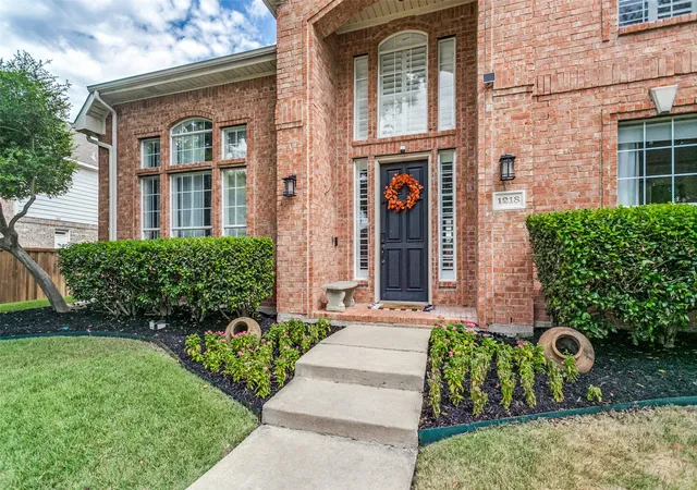 Photo 2 of Single family home for sale at 1218 Newberry Dr, Allen, TX 75013 | MLS# 21371723 | Listing updated on 2026-10-03