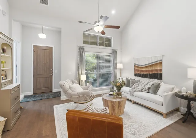 Photo 4 of Single family home for sale at 404 S State Hwy 5, Fairview, TX 75069 | MLS# 21350748 | Listing updated on 2026-08-28