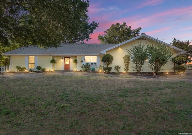 Photo 1 of Single family home for sale at 420 E Us Hwy 84, Fairfield, TX 75840 | MLS# 21371849 | Listing updated on 2026-08-28