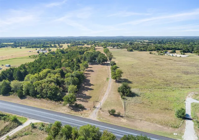 Photo 38 of Single family home for sale at 420 E Us Hwy 84, Fairfield, TX 75840 | MLS# 21371849 | Listing updated on 2026-08-28