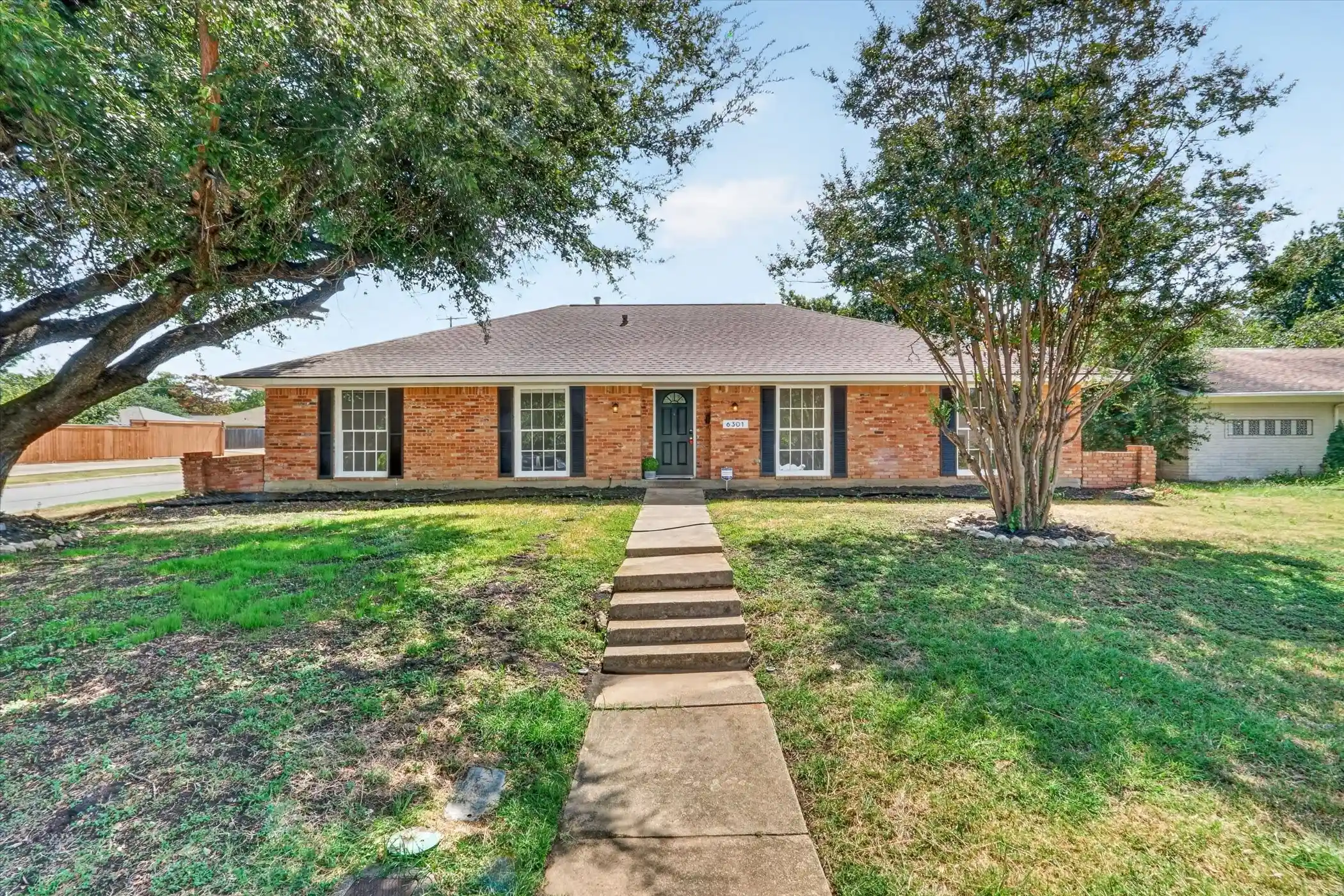 Photo 1 of Single family home for sale at 6301 Wheaton Dr, Fort Worth, TX 76133 | MLS# 21367888 | Listing updated on 2026-10-18