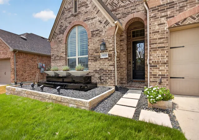 Photo 2 of Single family home for sale at 1123 Highgate Rd, Forney, TX 75126 | MLS# 21370868 | Listing updated on 2026-08-31