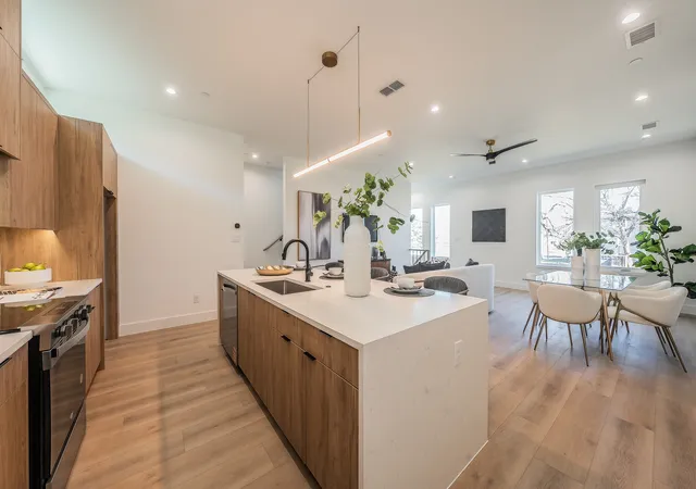 Photo 2 of Condo for sale at 5320 Reiger Ave #104, Dallas, TX 75214 | MLS# 21371961 | Listing updated on 2026-08-28