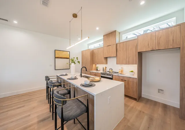 Photo 3 of Condo for sale at 5320 Reiger Ave #104, Dallas, TX 75214 | MLS# 21371961 | Listing updated on 2026-08-28