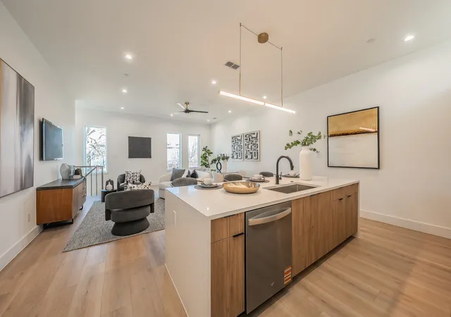 Photo 3 of Condo for sale at 5320 Reiger Ave #104, Dallas, TX 75214 | MLS# 21371961 | Listing updated on 2026-08-28