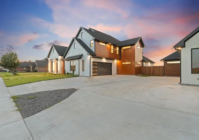 Photo 2 of Single family home for sale at 2008 Nichole Blvd, Pottsboro, TX 75076 | MLS# 21365545 | Listing updated on 2026-08-28