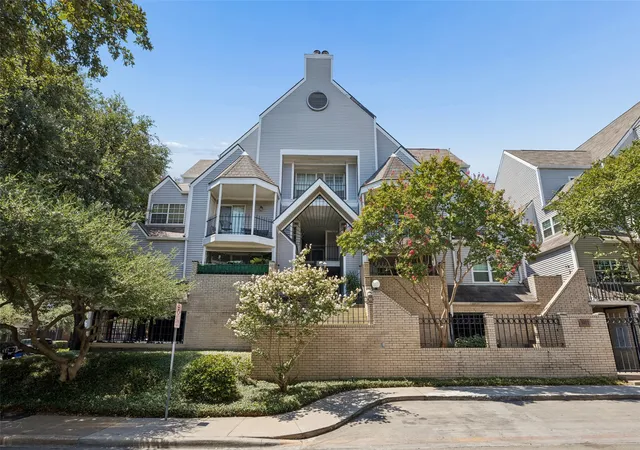 Photo 1 of Condo for sale at 1001 Liberty St #122, Dallas, TX 75204 | MLS# 21371529 | Listing updated on 2026-08-28