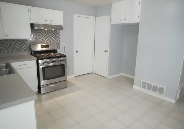 Photo 4 of Single family home for sale at 1813 Roberts Cut Off Rd, River Oaks, TX 76114 | MLS# 21372053 | Listing updated on 2026-08-29