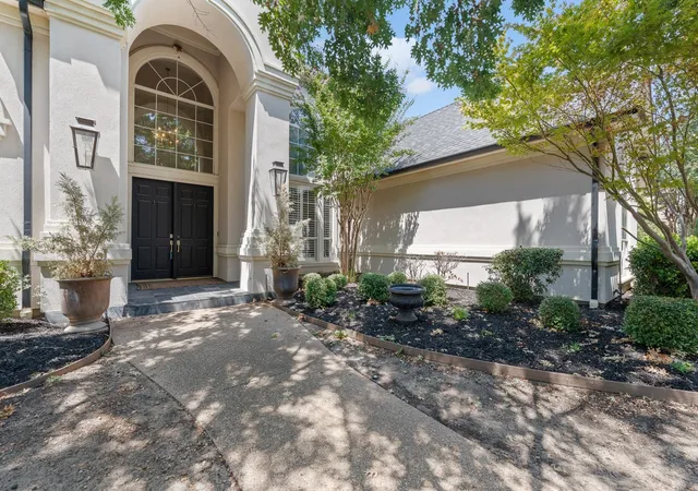 Photo 1 of Single family home for sale at 921 Fairway View Dr, Mansfield, TX 76063 | MLS# 21371948 | Listing updated on 2026-08-28