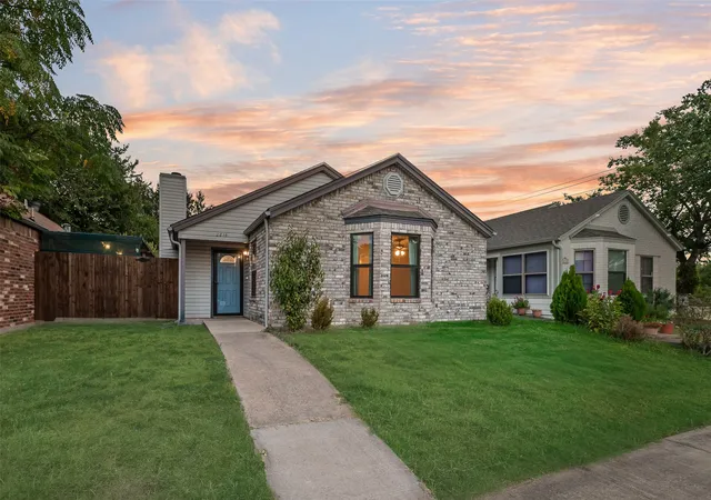 Photo 1 of Single family home for sale at 2816 Harvest Lake Dr, Irving, TX 75060 | MLS# 21371328 | Listing updated on 2026-08-30